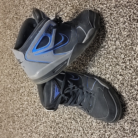 Nike Air Flight Falcon's, Size 11, Black and Granite with Blue Accents. - Picture 4 of 9